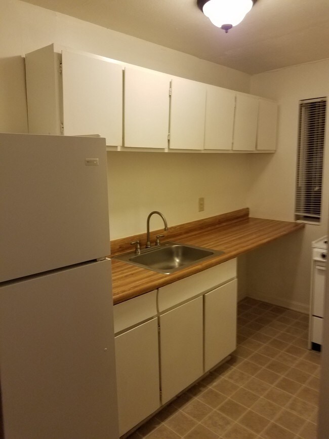Foto del edificio - 1122 Crescent Ave NE