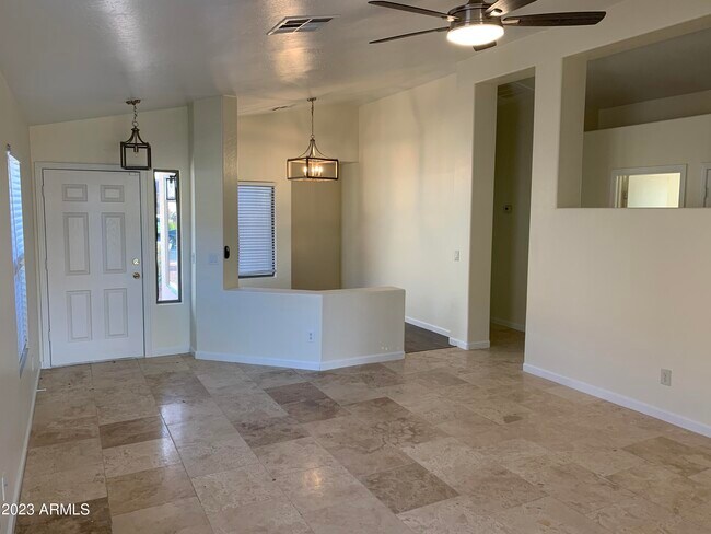 Foto del edificio - 13874 N 148th Ave