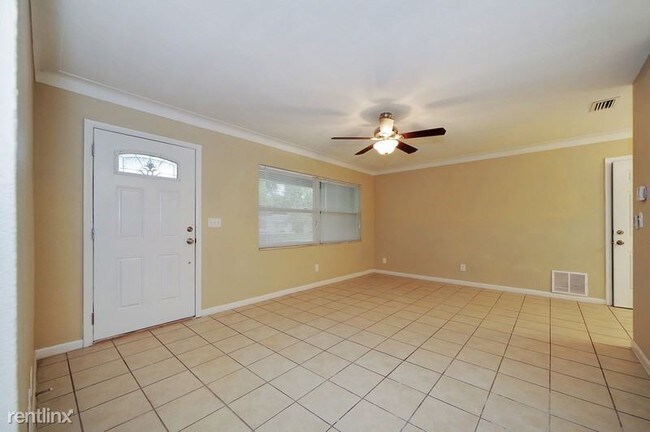 Building Photo - 4 br, 3 bath House - 757 Pinewood Dr