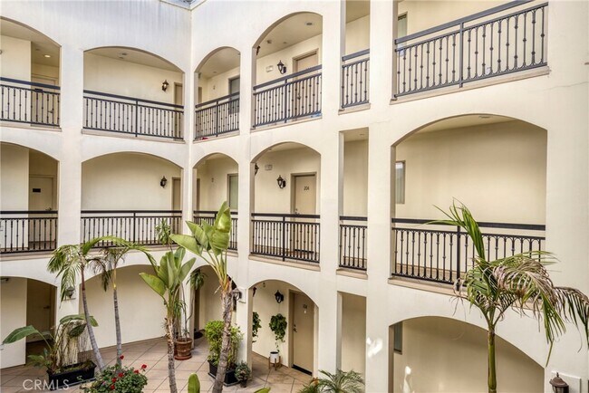 Foto del edificio - 12916 Moorpark St