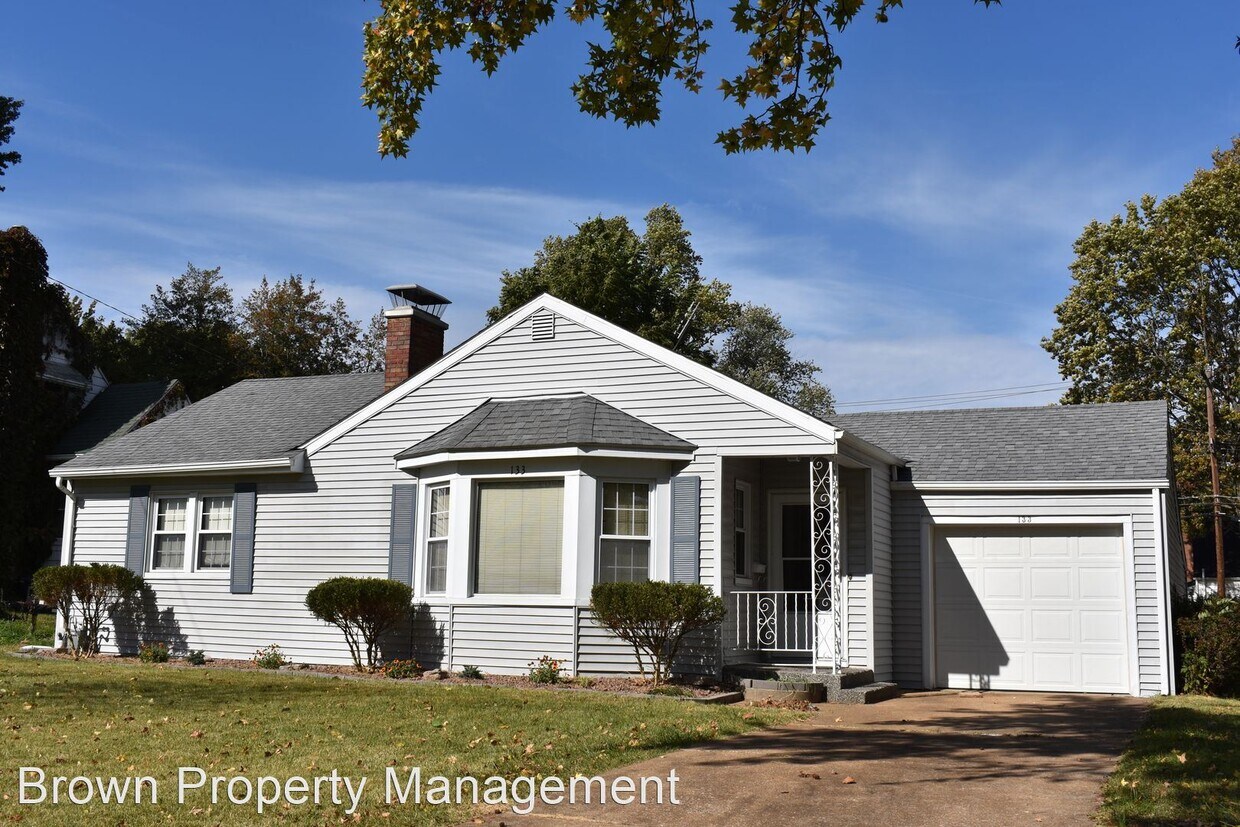 2 br, 1 bath House 133 N 81st Street House Rental in Belleville, IL