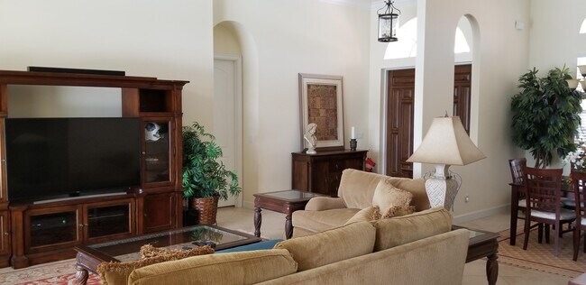 Foto del edificio - 893 SW Grand Reserve Blvd