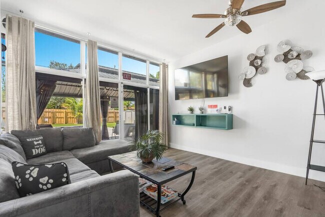 Foto del edificio - Wiley's Paradise - 3BR/2BA + Office & Heat...