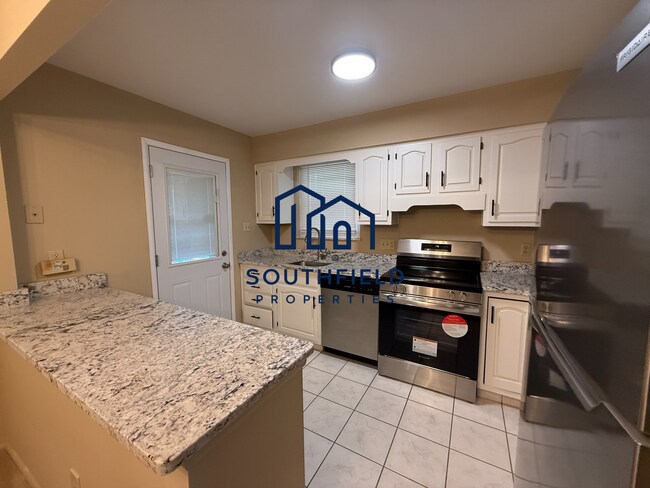 Foto del edificio - 7147 Bluecrest Dr