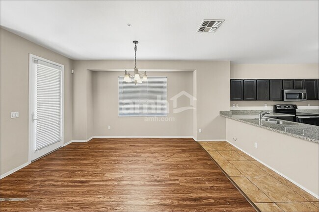 Foto del edificio - 894 S Annie Ln