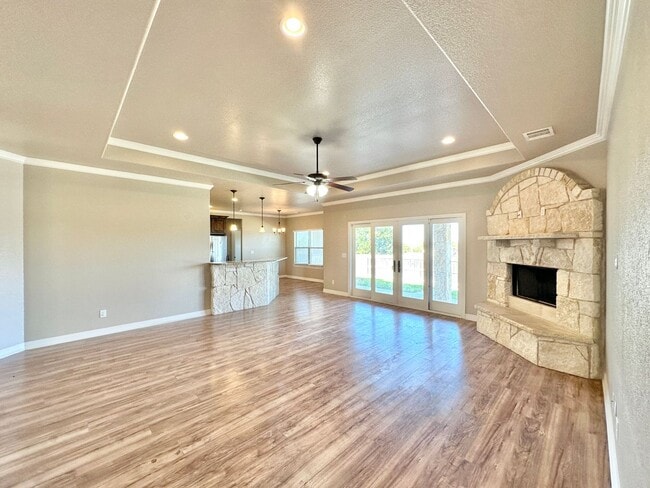 Building Photo - Price Drop!  Viewable Now!
