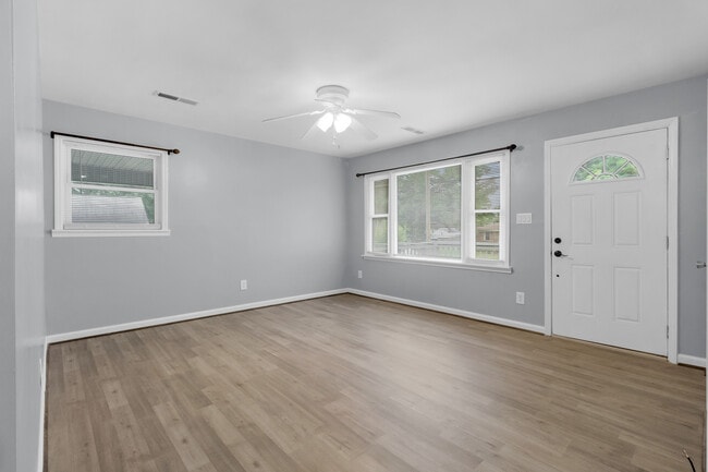 Building Photo - 1406 Devers Cir