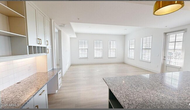 Foto del edificio - 98 S River Dr