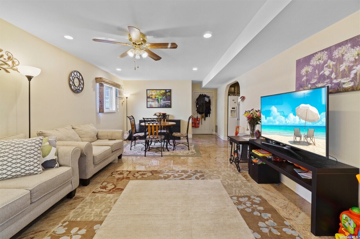 Foto principal - 159-12 88th St