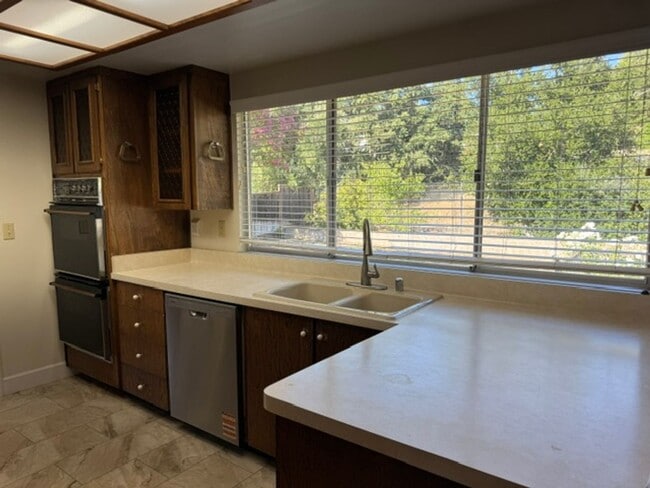 Foto del edificio - Single level home in Woodlands neighborhood-Walnut Creek