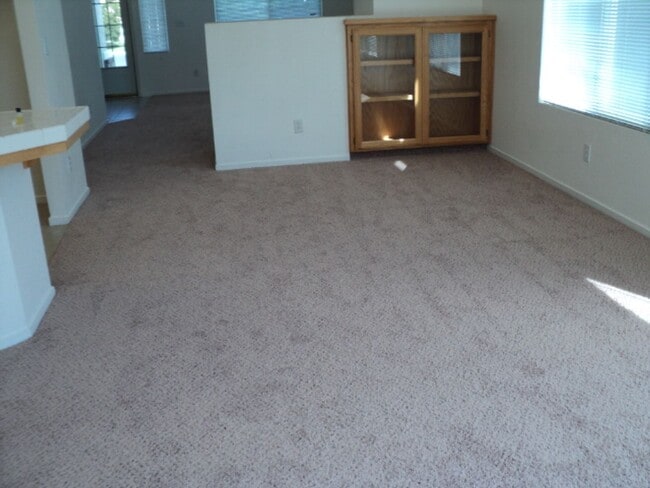 Foto del edificio - 1811 Stillspring Ct