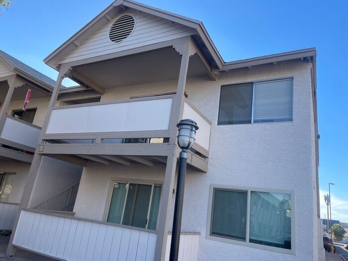Primary Photo - Updated 2bed/2bath