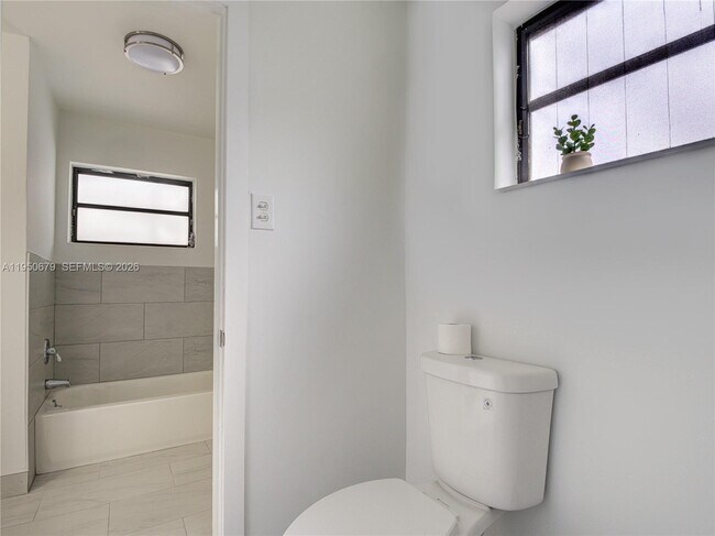 Building Photo - 1500 NW 69th Ter