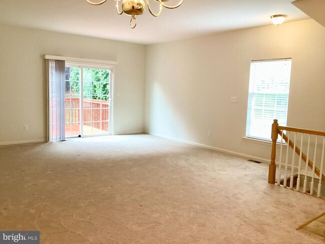 Building Photo - 140 Pumpkin Patch Ln