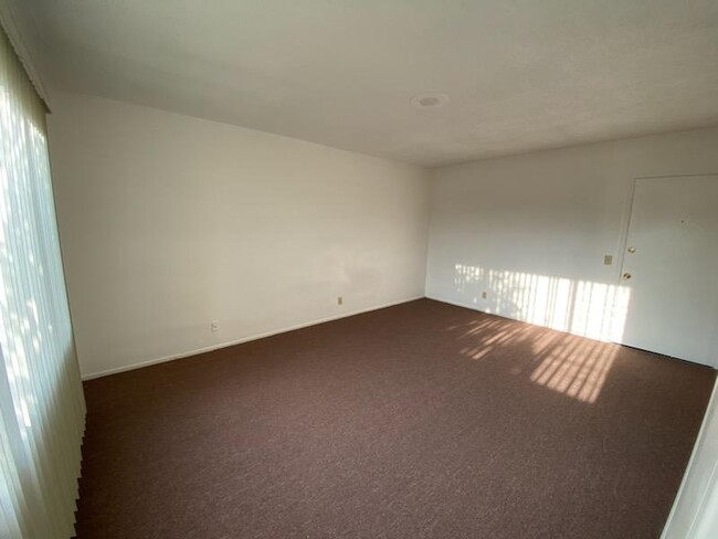 ROOM - 3600 Motor Ave