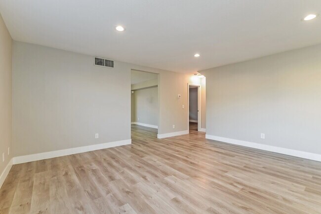Building Photo - 1079 Harpy Eagle Ave