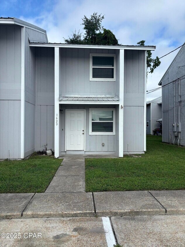 Foto principal - 1629 N James Ave