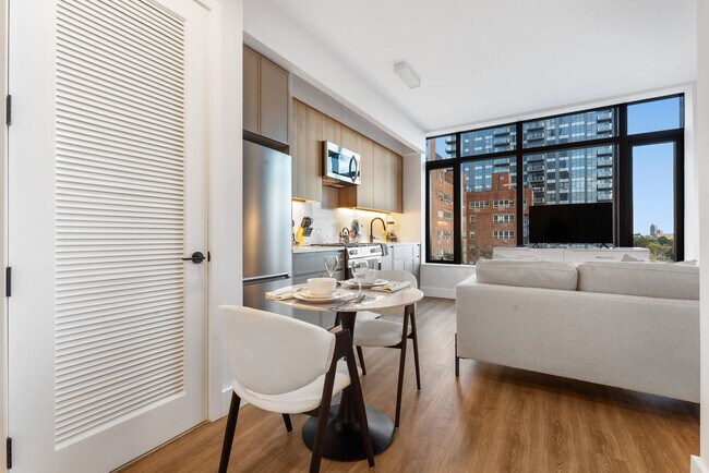 Foto del edificio - 2230 Cropsey Ave