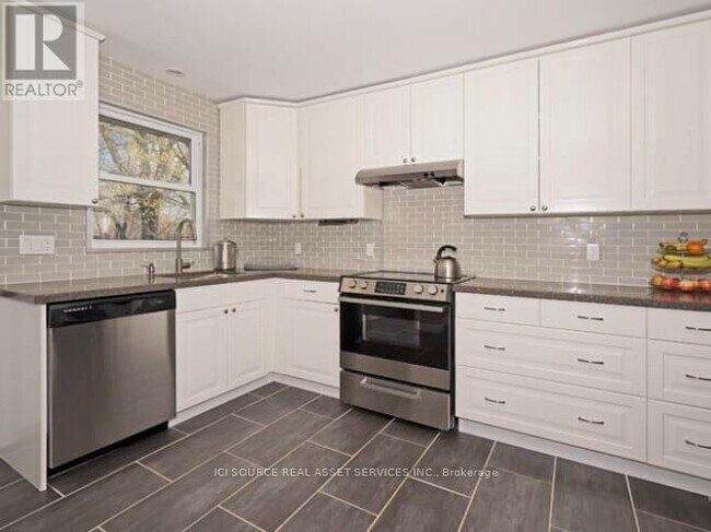 Building Photo - 146 Roebuck Dr