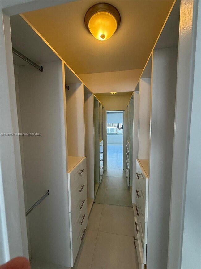 Foto del edificio - 1200 West Ave