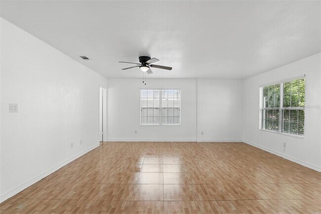 Foto del edificio - 820 Altaloma Ave