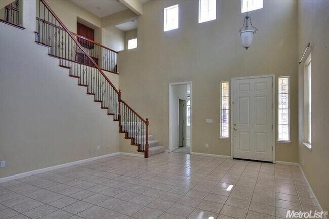 Foto del edificio - 423 Riley Ct, Tracy, CA, 95377