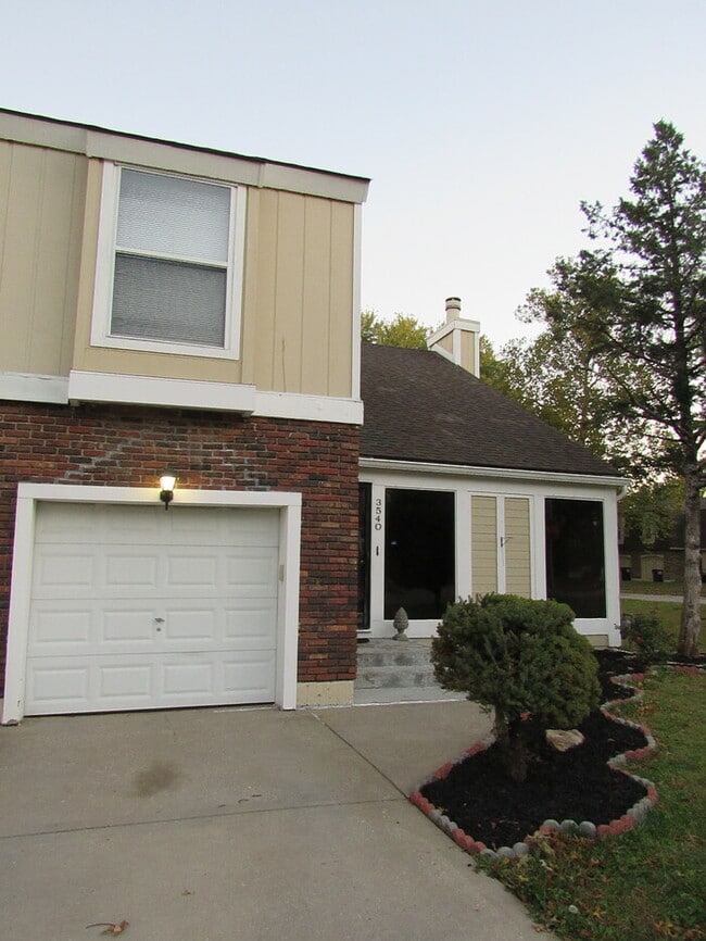 Building Photo - 3540 NE 72nd Terrace