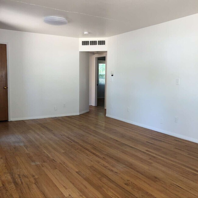 Foto del edificio - 1017 W Mulberry St