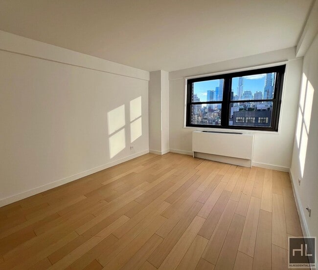 Building Photo - East 39th Street