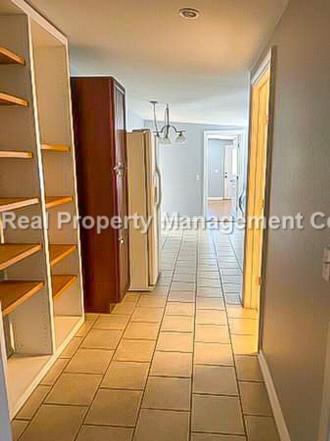 Foto del edificio - 17003 Chestnut Ave