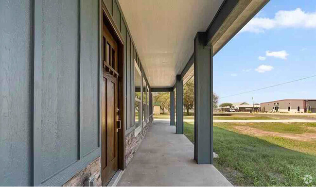 Building Photo - 15688 Primera Rd