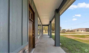 Building Photo - 15688 Primera Rd