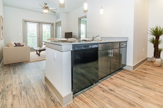 Building Photo - GATEWAY OAK CLIFF APARTMENTS