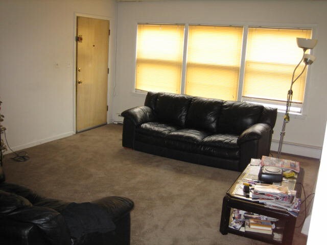 Foto principal - 4725 Main St