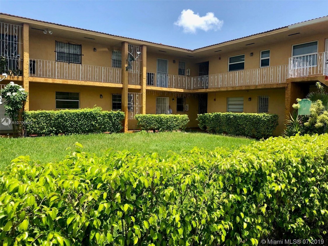 Foto principal - 4050 NW 135th St