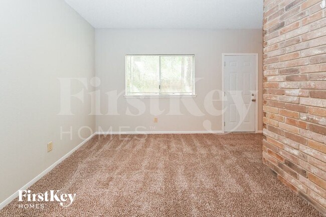 Building Photo - 50 Rockridge Dr