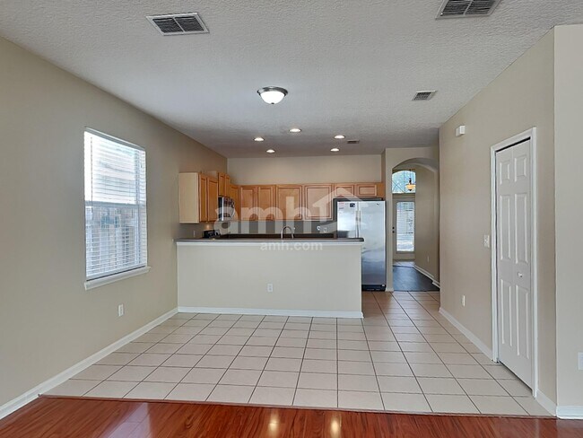 Foto del edificio - 658 Southland Ln