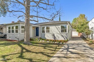 Building Photo - 629 Los Olivos Dr