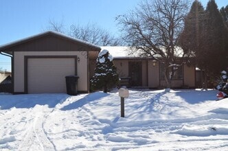 Building Photo - 637 Chokecherry Pl