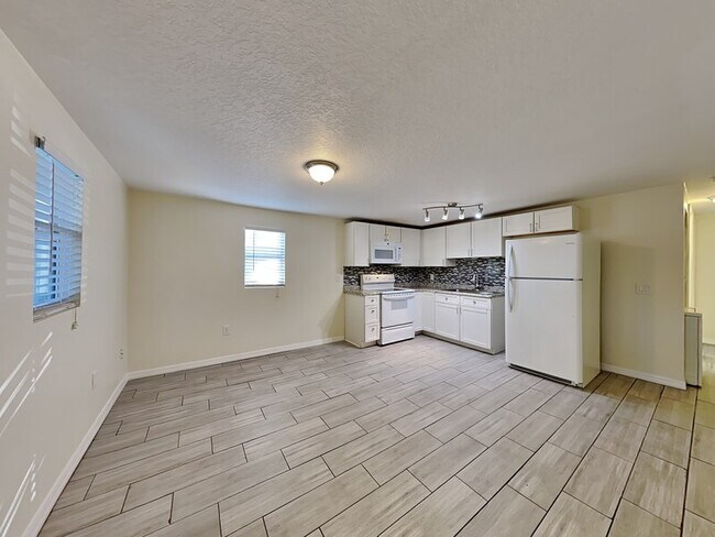 Foto del edificio - 613 E 2nd St