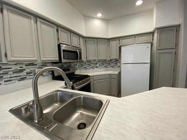 Foto del edificio - 5225 W Reno Ave