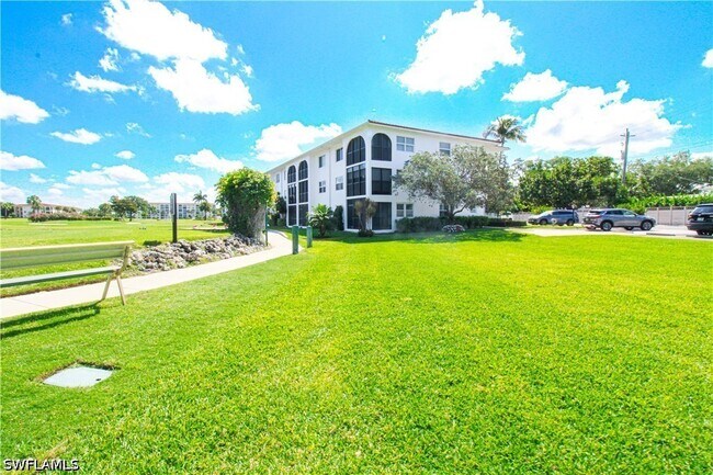 Foto del edificio - 41 High Point Cir S