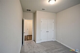 Building Photo - 723 Myrtle Path