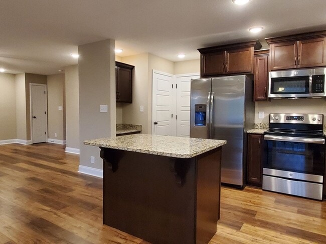Building Photo - 843 Crestone Ln