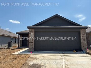 Building Photo - 5650 Azure Pl