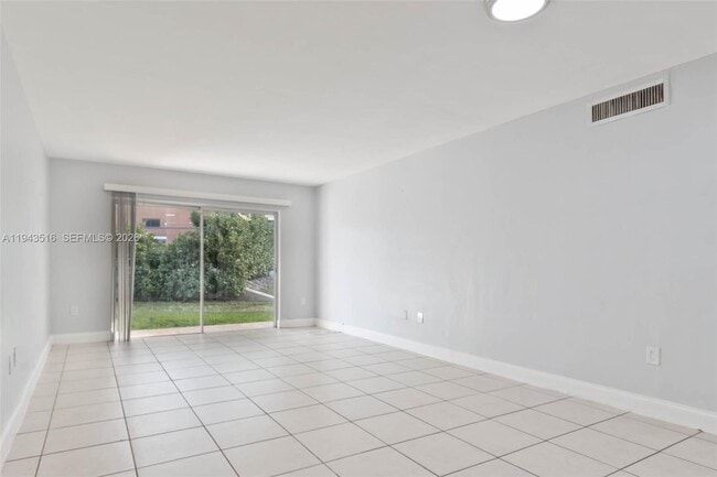 Foto del edificio - 7324 SW 82nd St