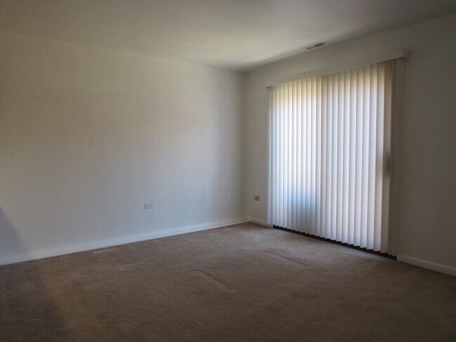 Foto del edificio - 2305 S Stewart Ave