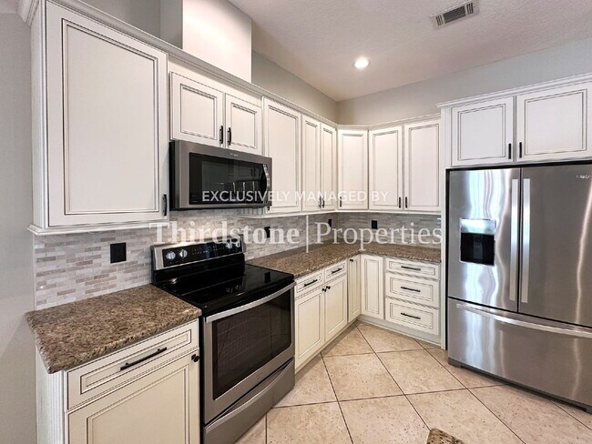 Foto del edificio - 12770 Camellia Bay Dr W