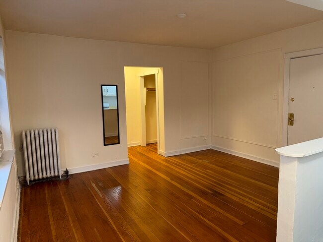 Foto del edificio - 644 W Wrightwood Ave