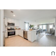 Building Photo - 3037 Sunrise Dr